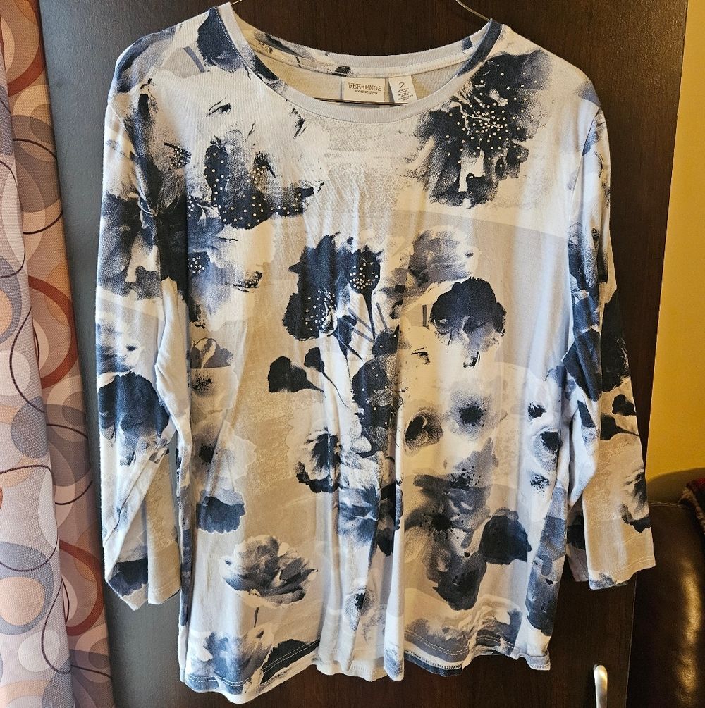 Chico's Dark Blue and White Floral Top Plus Size 2